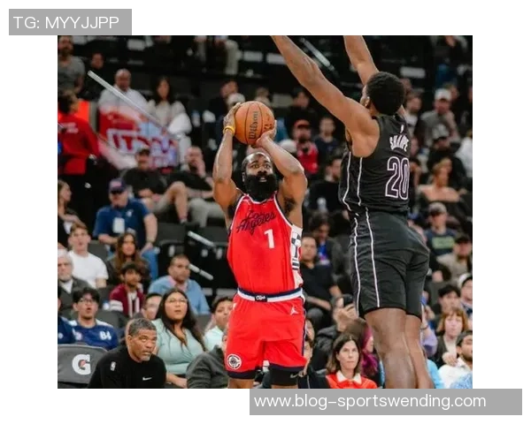 关键时刻文班的抛投突破爱德华兹直言对手高度让跳投难以成功